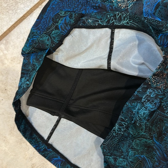 Constantly Varied Gear Don’t Be Koi Athletic Running Shorts XS - Picture 6 of 7